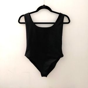 Londre Bodywear "The Not Basic"  Swimsuit